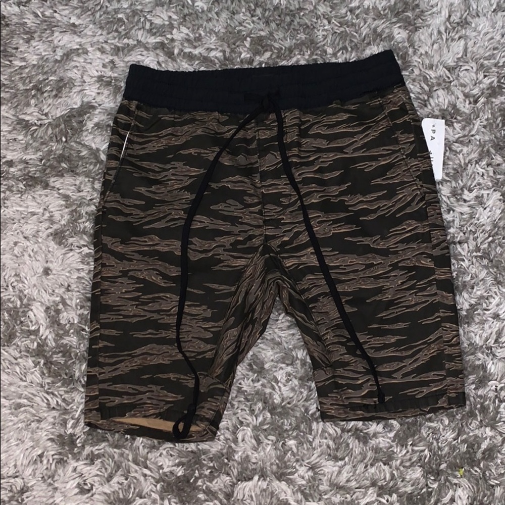 Pacsun camo print shorts NWT